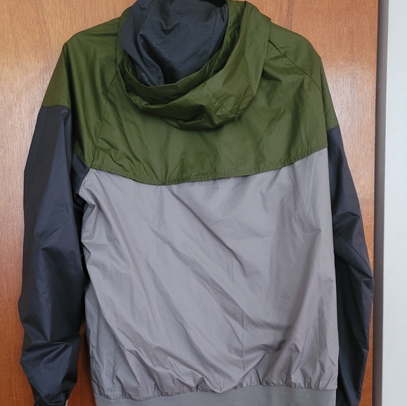 Windbreaker - Picture 2 of 2